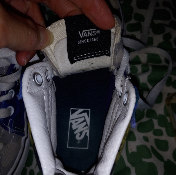 Vans - Picture 4 of 6